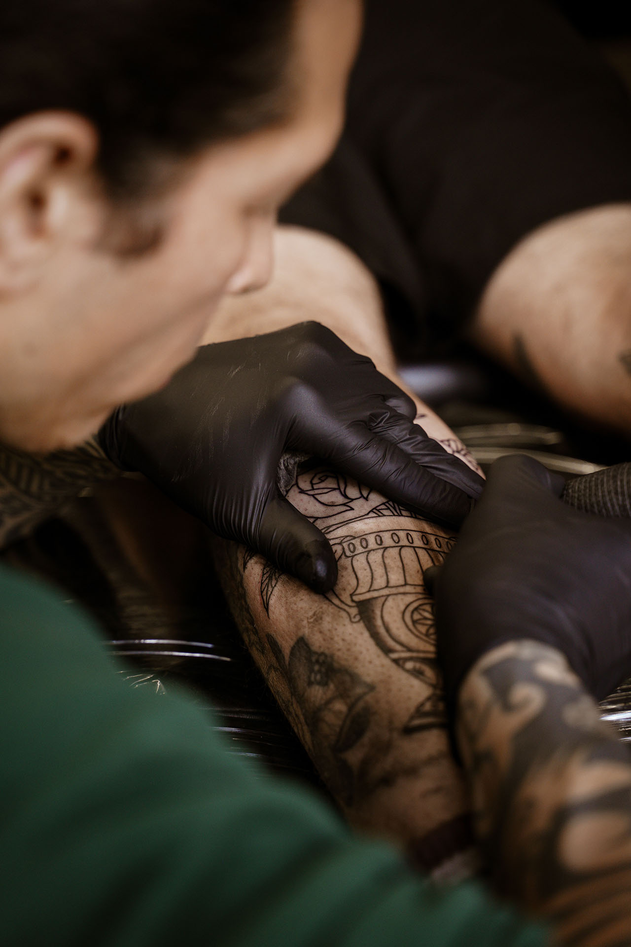 Roger tattooing